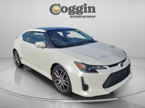 Used 2015 Scion tC FWD image 9