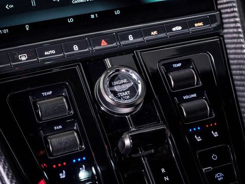 Used 2024 Aston Martin DB12 Coupe RWD image 31