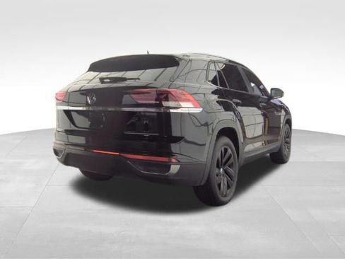 Used 2022 Volkswagen Atlas Cross Sport SE FWD image 4