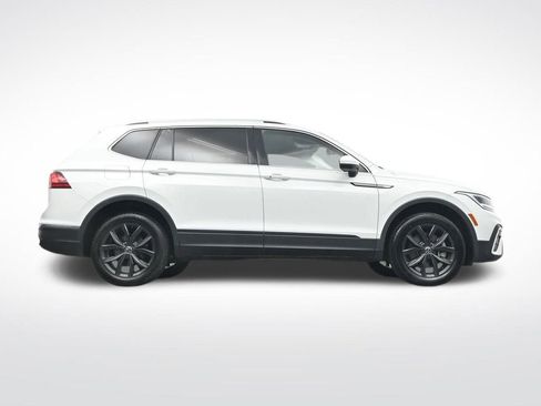 Used 2024 Volkswagen Tiguan SE image 36