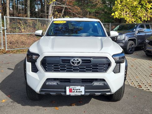 Used 2024 Toyota Tacoma TRD Off-Road image 2