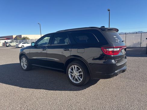Used 2023 Dodge Durango GT image 3