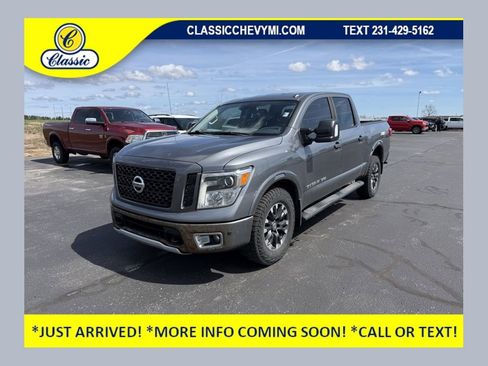 Used 2018 Nissan Titan PRO-4X AWD/4WD image 1
