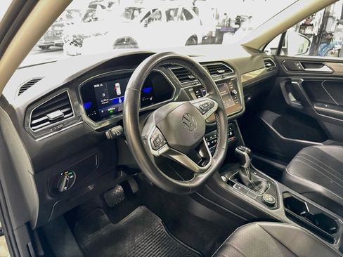 Used 2022 Volkswagen Tiguan SE AWD/4WD image 9