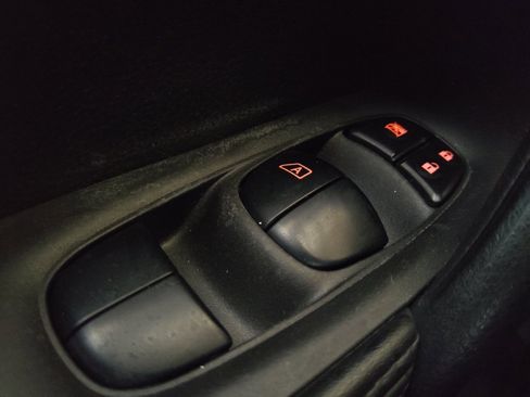 Used 2021 Nissan Rogue Sport S FWD image 27