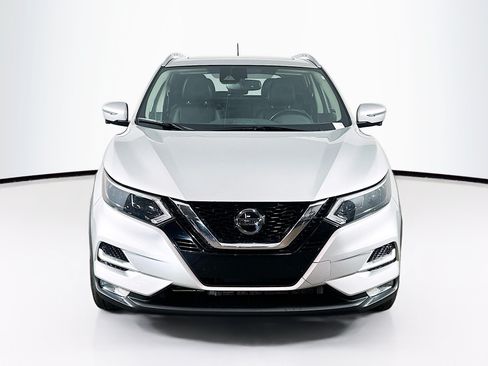 Used 2021 Nissan Rogue Sport SL w/ Premium Package FWD image 2