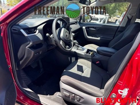 Used 2025 Toyota RAV4 XLE FWD image 7