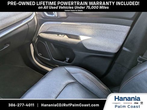 Used 2022 Jeep Compass Latitude w/ Sun and Sound Group AWD/4WD image 18