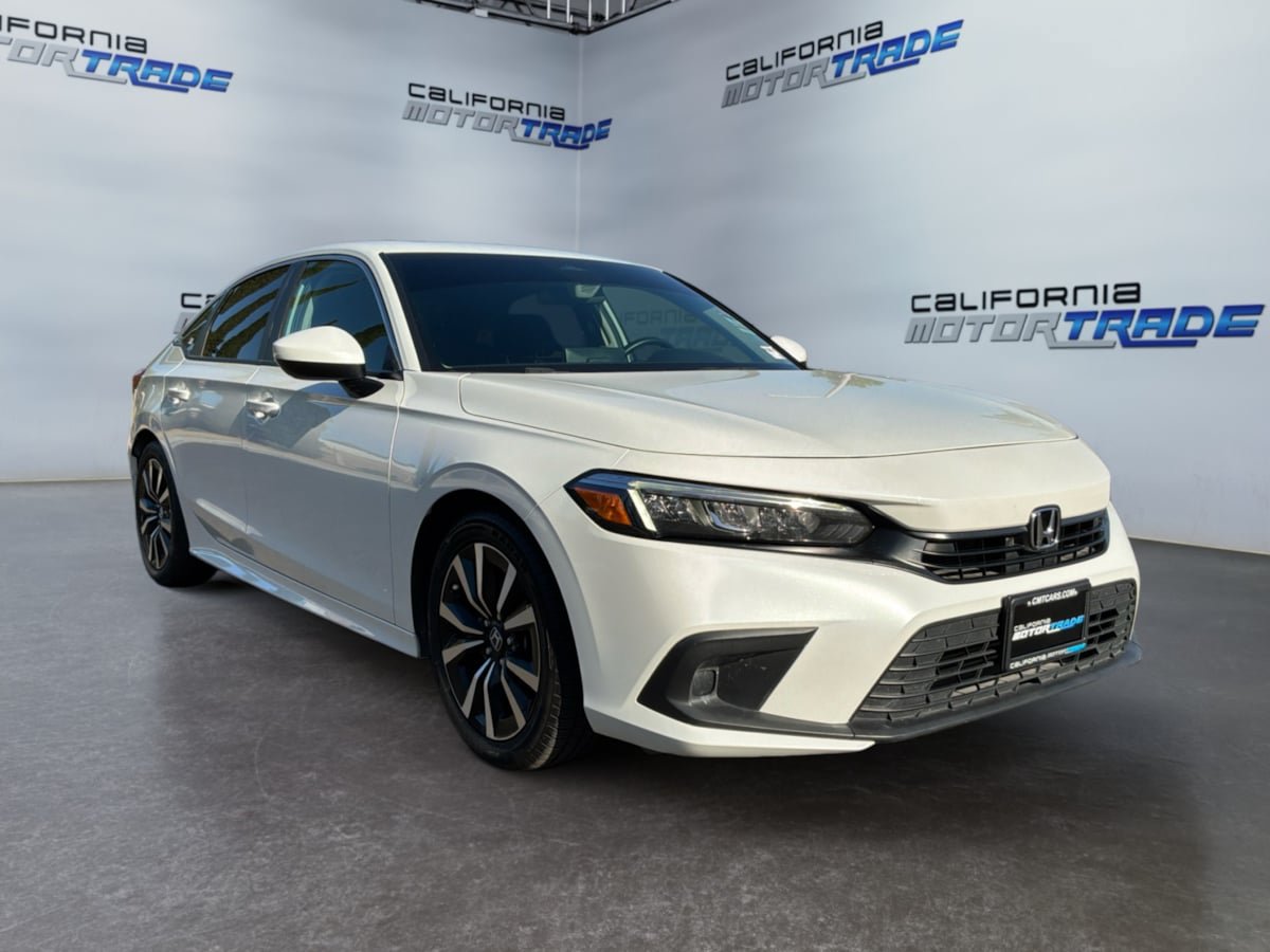 Used 2023 Honda Civic EX image 3