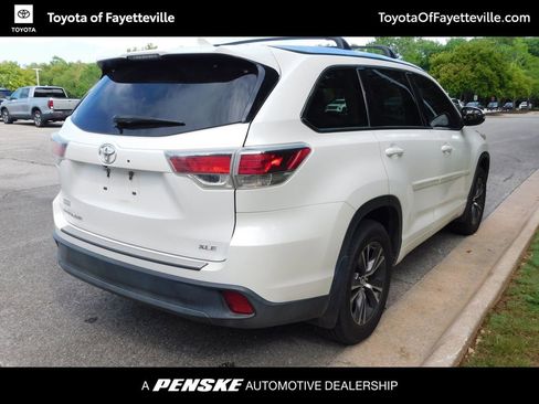 Used 2016 Toyota Highlander XLE FWD image 4
