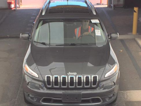 Used 2016 Jeep Cherokee Limited AWD/4WD image 2