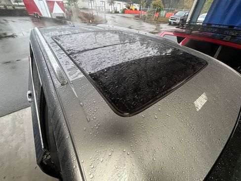 Used 2024 Cadillac XT6 Premium Luxury w/ Technology Package image 28