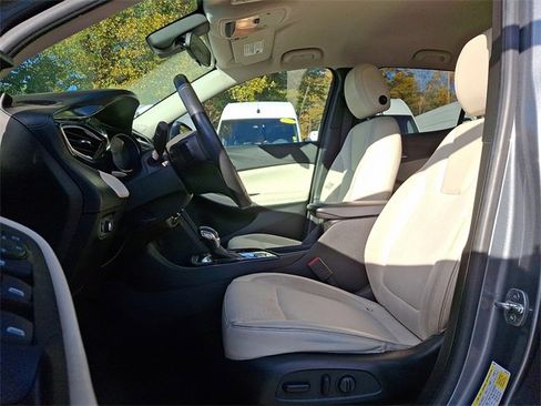 Used 2021 Buick Encore GX Select image 13