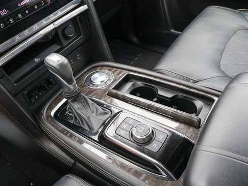 Used 2022 Nissan Armada Platinum w/ Captain's Chairs Package RWD image 17