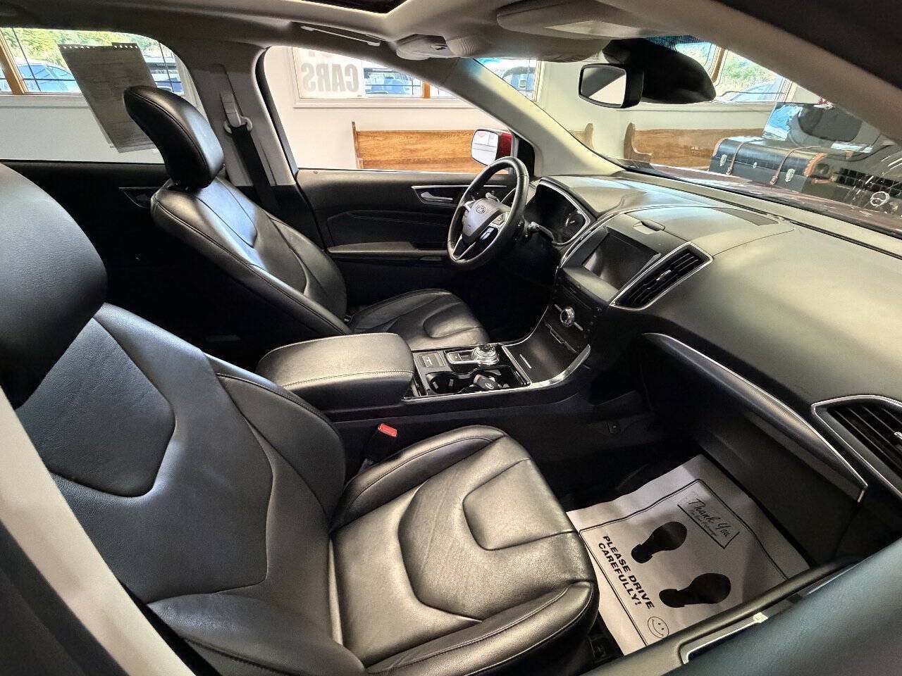 Used 2019 Ford Edge Titanium w/ Cold Weather Package AWD/4WD image 11