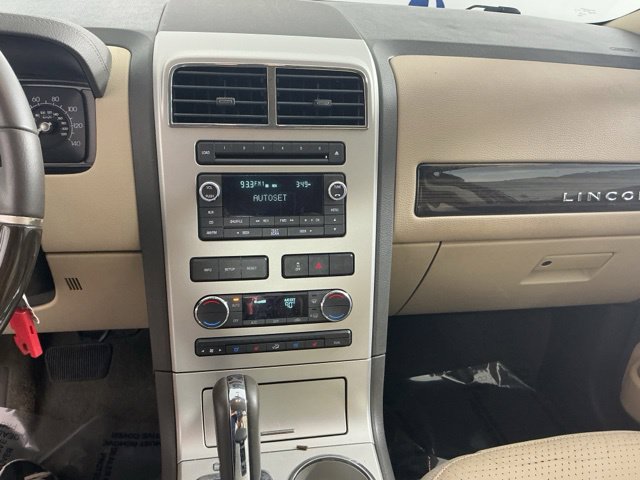 Used 2010 Lincoln MKX 2WD image 29