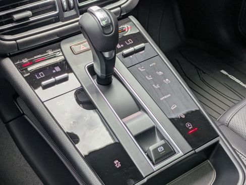 New 2025 Porsche Macan image 20