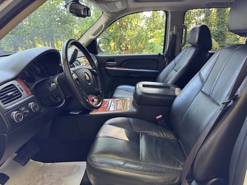 Used 2008 Chevrolet Avalanche LTZ w/ LTZ Preferred Equipment Group image 14