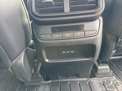 Certified 2025 Honda Pilot Touring image 19