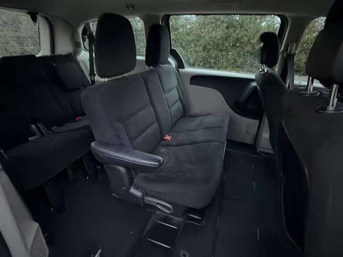 Used 2015 Dodge Grand Caravan American Value Package image 20