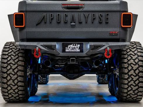 Used 2025 Jeep Gladiator Sport image 45