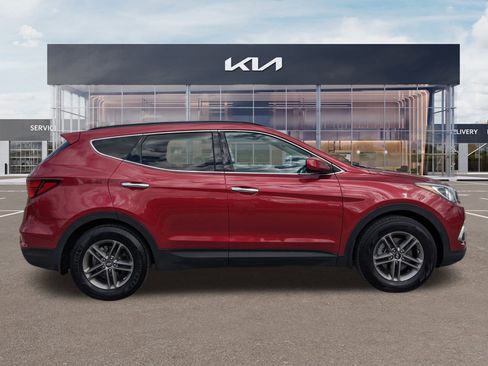 Used 2017 Hyundai Santa Fe Sport image 3