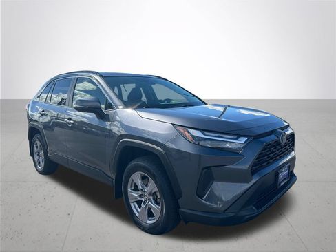 Used 2024 Toyota RAV4 LE AWD/4WD image 5
