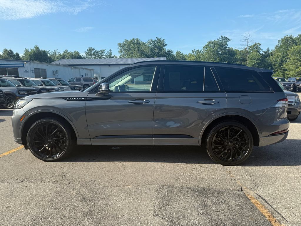 Used 2025 Lincoln Aviator Reserve w/ Equipment Group 201A AWD/4WD image 8
