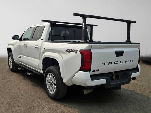 Used 2024 Toyota Tacoma SR5 w/ SR5 Upgrade Package AWD/4WD image 6