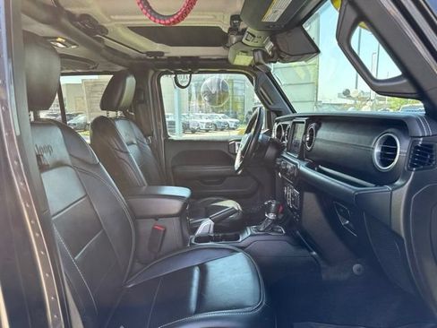 Used 2019 Jeep Wrangler Unlimited Sahara w/ Quick Order Package 24M Moab AWD/4WD image 23