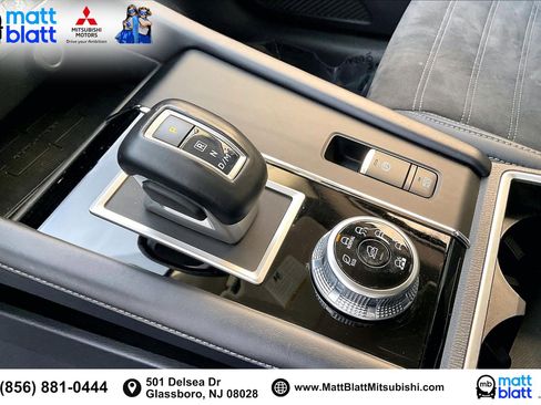 Used 2023 Mitsubishi Outlander SE image 19