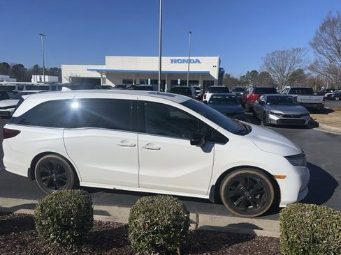 Used 2023 Honda Odyssey Sport image 7