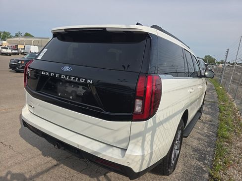 Used 2025 Ford Expedition Active AWD/4WD image 5