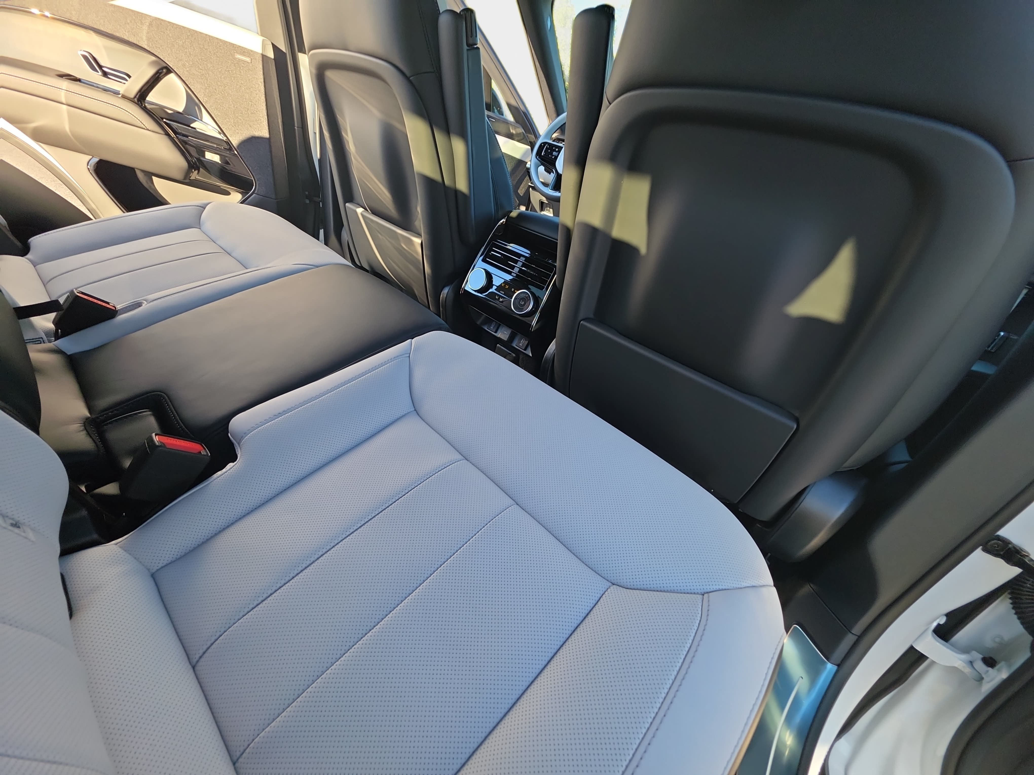 New 2027 Land Rover Range Rover Sport Dynamic SE AWD/4WD image 11