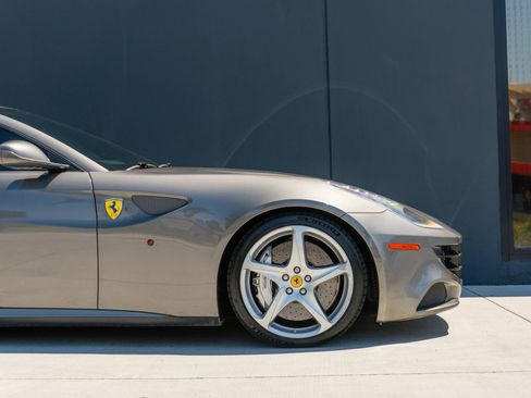 Used 2012 Ferrari FF AWD/4WD image 36