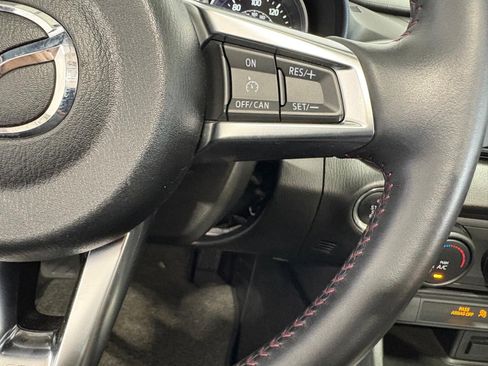 Used 2018 MAZDA MX-5 Miata Club image 19