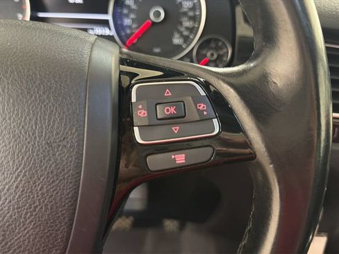 Used 2014 Volkswagen Touareg Sport AWD/4WD image 20