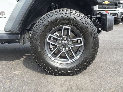 Used 2026 Jeep Gladiator Mojave AWD/4WD image 13