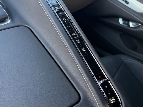 Certified 2025 Chevrolet Corvette Stingray Coupe w/ 1LT image 20