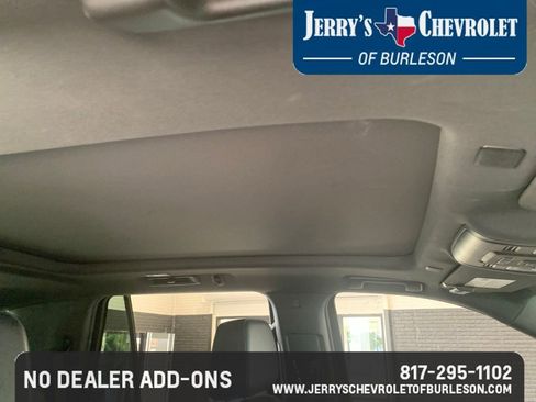 Used 2021 Chevrolet Tahoe Z71 w/ Z71 Signature Package AWD/4WD image 8