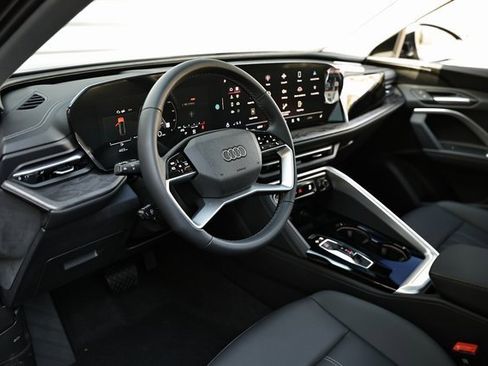 New 2025 Audi Q5 Premium image 17