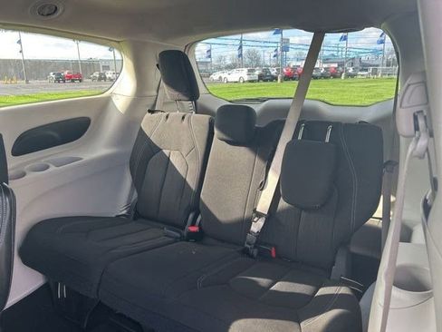 Used 2023 Chrysler Voyager LX FWD image 31