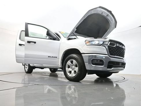 Used 2025 RAM 1500 Big Horn AWD/4WD image 33