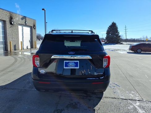 Used 2022 Ford Explorer XLT image 4