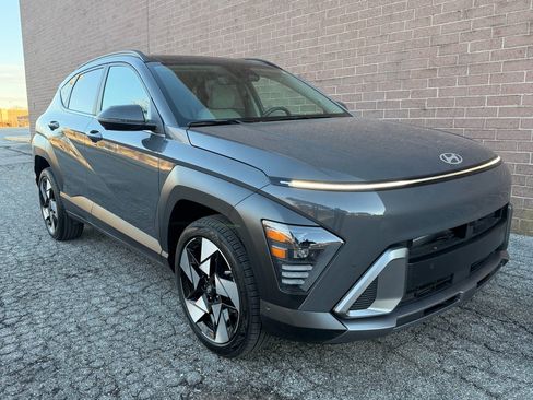 Used 2025 Hyundai Kona Limited image 4