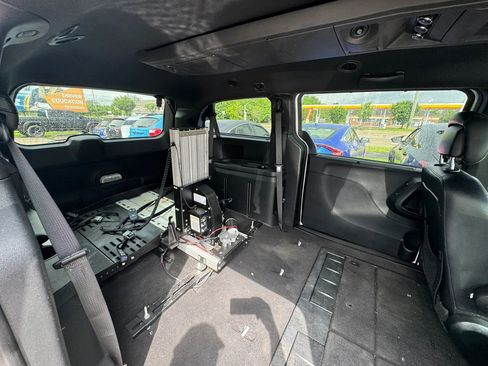 Used 2018 Dodge Grand Caravan GT FWD image 26