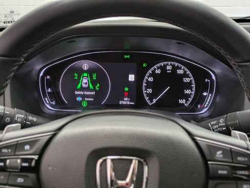 Used 2018 Honda Accord Touring image 31