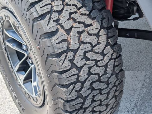 Used 2026 Jeep Wrangler Unlimited Rubicon w/ Xtreme 35 Tire Package AWD/4WD image 31