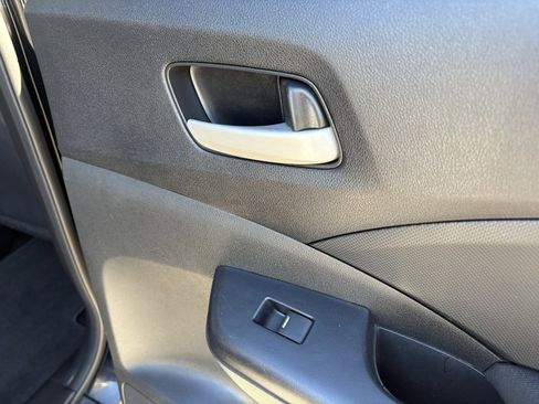 Used 2016 Honda CR-V SE image 42