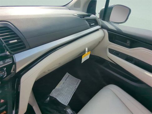 New 2026 Honda Odyssey Touring image 15